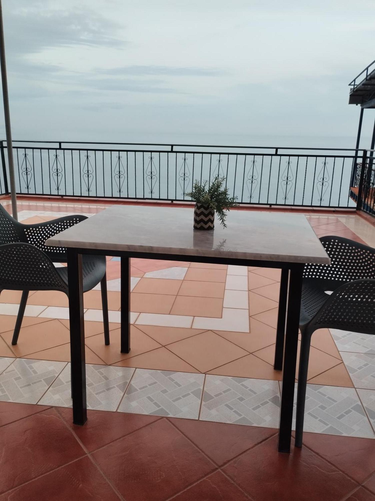 Apartament Dim's Qeparo